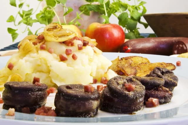 Co dodać do kaszanki, aby zaskoczyć smakiem i aromatem? Co dodać do kaszanki, aby zaskoczyć smakiem i aromatem?