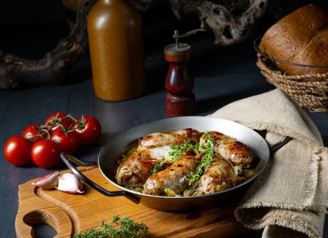 Kiełbasa francuska - różnorodność smaków i przepisy na wyjątkowe dania Kiełbasa francuska - różnorodność smaków i przepisy na wyjątkowe dania