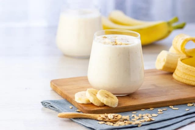 Pyszne i zdrowe koktajle z bananem – przepisy na każdą okazję Pyszne i zdrowe koktajle z bananem – przepisy na każdą okazję